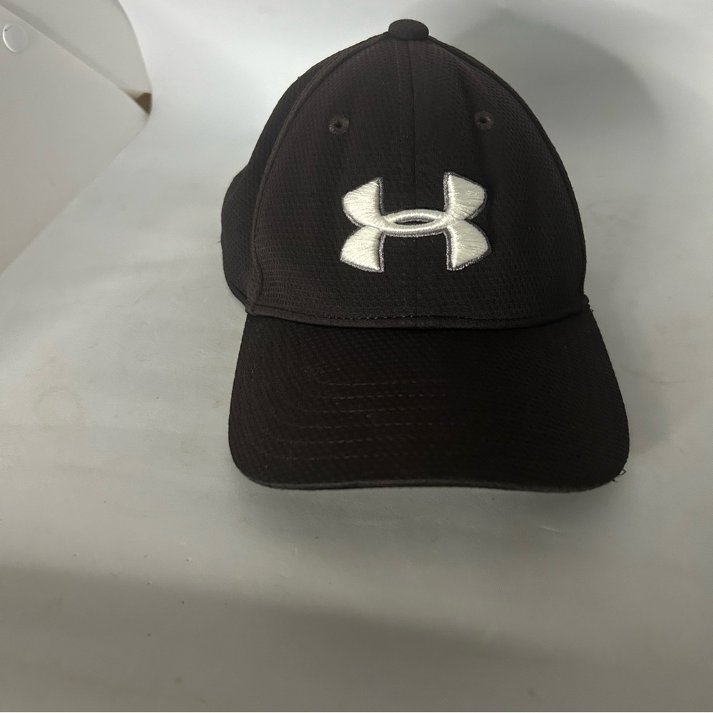 Youth Under Armour Baseball Cap XS/S Black with White logo